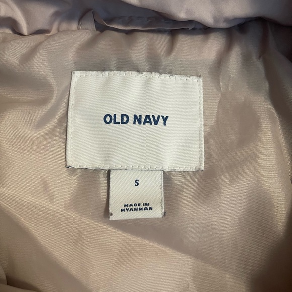 Old navy blush pink puffer vest - Picture 3 of 3